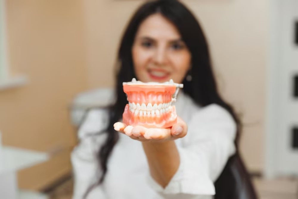 Can Dentures Be Made To Look Like Real Teeth?
